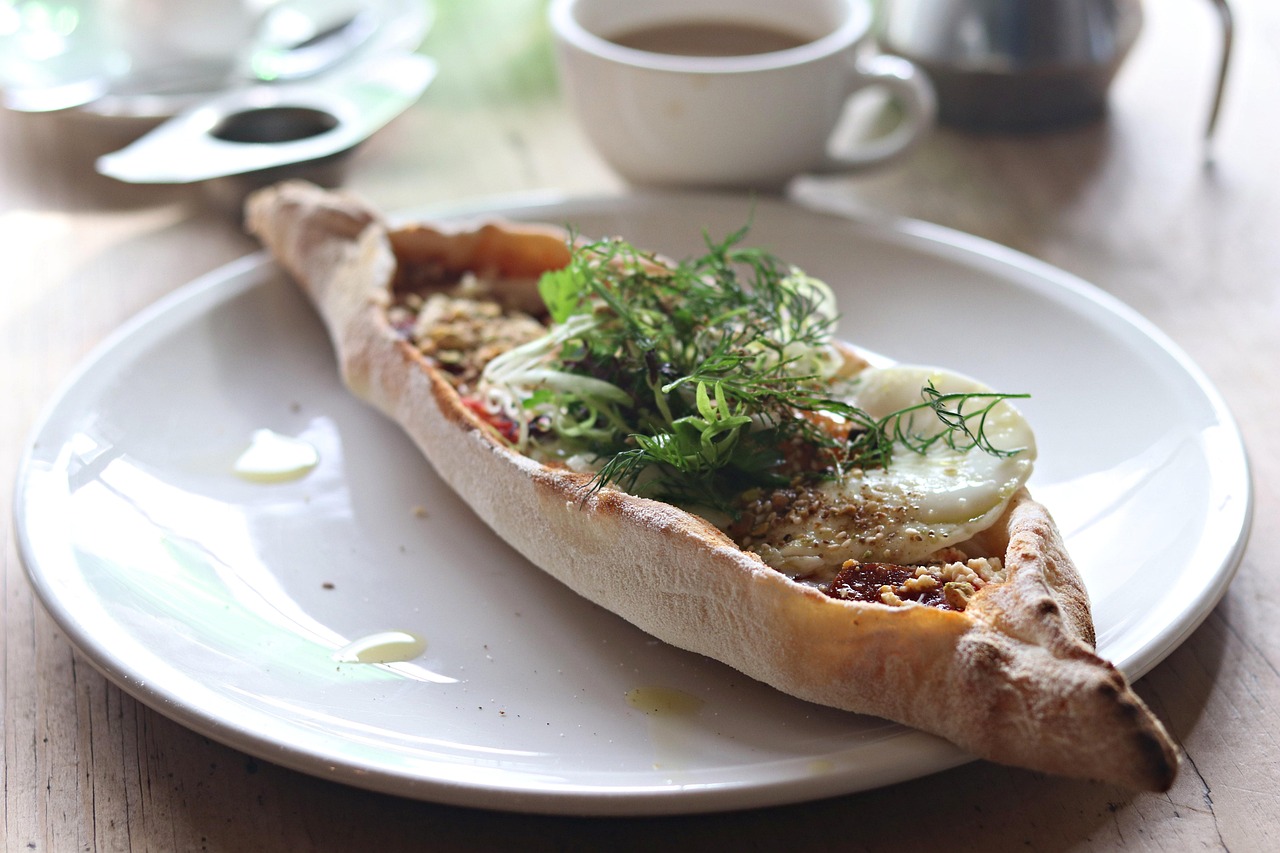 Knusprige Lahmacun und Pide in Istanbuls authentischen Vierteln mit Preis-Check